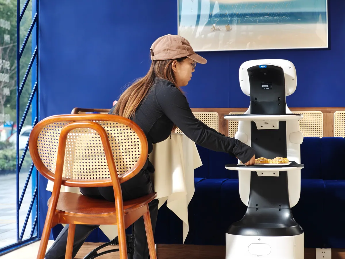 KEENON DINERBOT T11 — photo 2